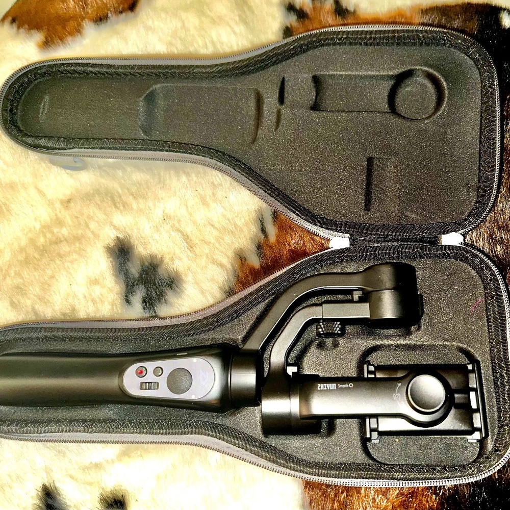 Zhiyun Smooth Q3 Axis Handheld Gimbal Stabilizer for Smartphones Black with Case